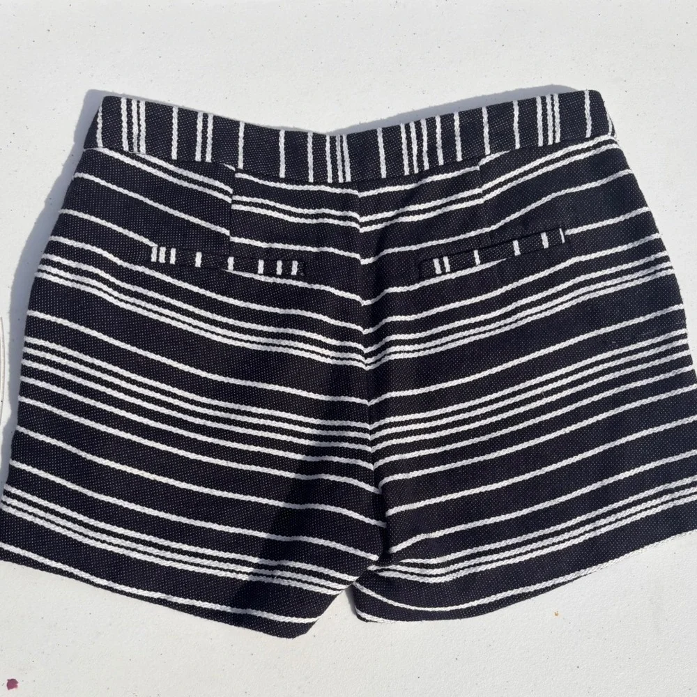 Banana Republic Shorts Womens 2 Navy Blue‎ Striped Sailor Button Detail